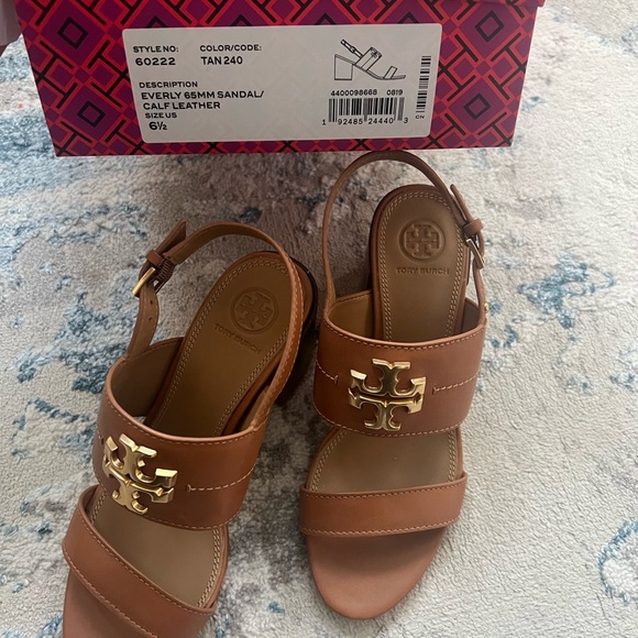 BRAND NEW TORY BURCH SANDALS!!! - Picture 3 of 5